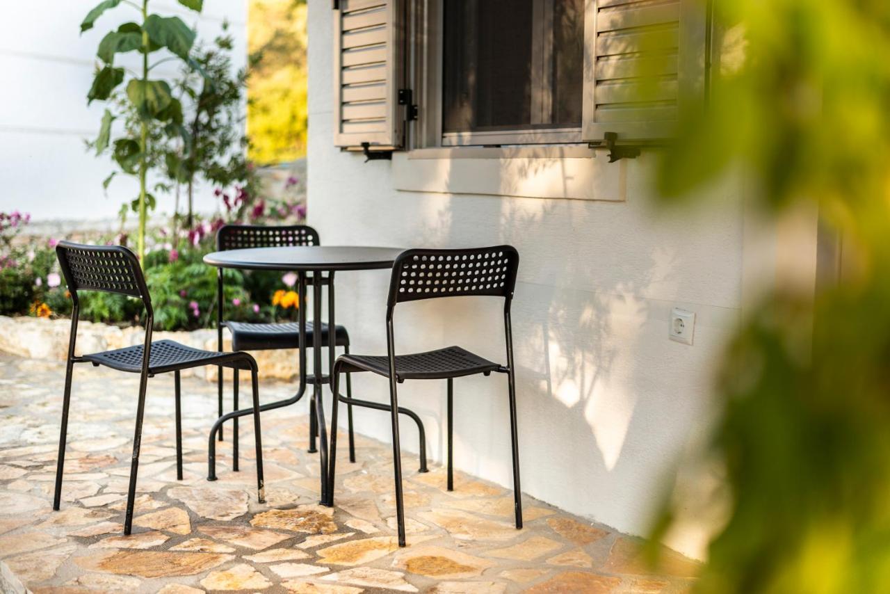 Janakis Garden Livadi Beach Himare Fshat Exterior photo